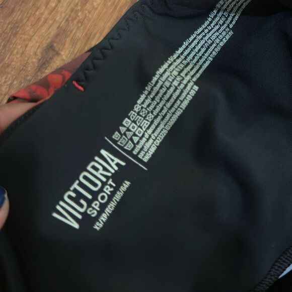 VICTORIA’S SECRET Floral Sports Bra and Leggings Set - Picture 10 of 10